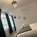 Uniri Urban Escape *