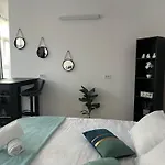 Apartment Uniri Urban Escape Craiova