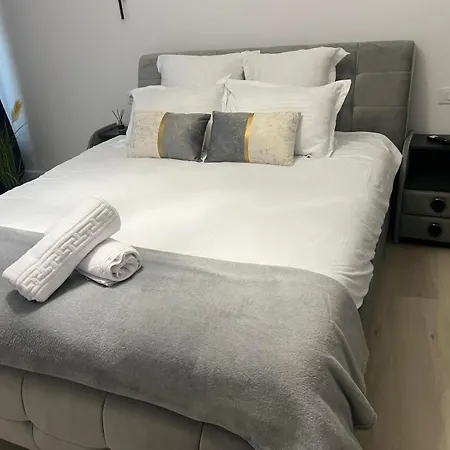 Apartment Uniri Urban Escape Craiova