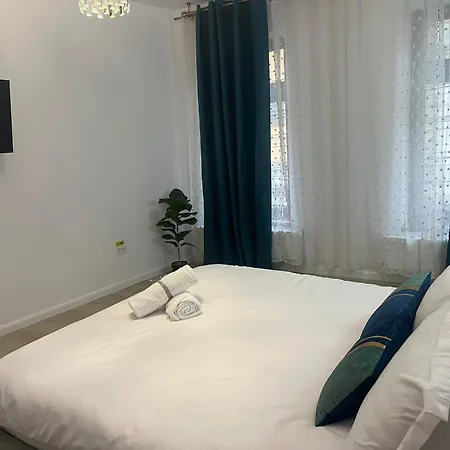 Uniri Urban Escape Κραϊόβα