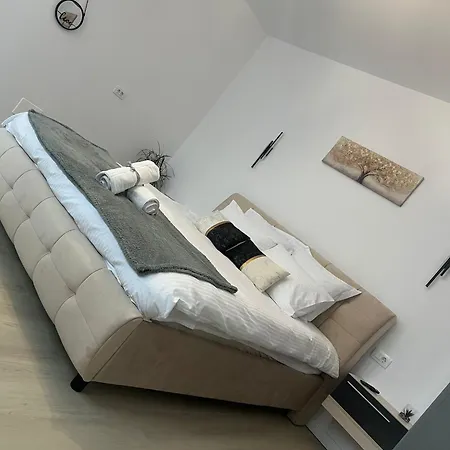 Apartment Uniri Urban Escape *